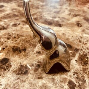Silver Elephant Ring Holder by Hoselton